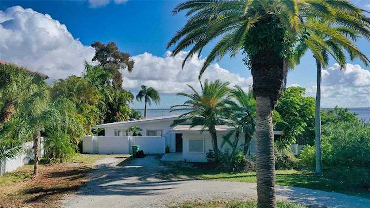 5056 Gulf of Mexico Dr Longboat Key, FL 34228