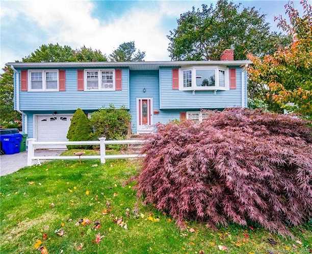 11 Crowley Drive Old Saybrook, CT 06475
