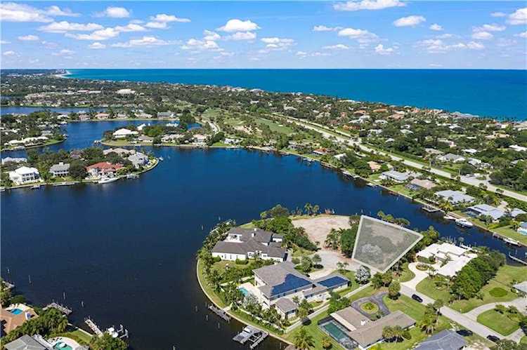870 Bowline Dr Vero Beach, FL 32963