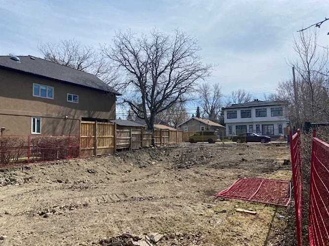 223 9 Ave NE Calgary, AB T2E 0V5