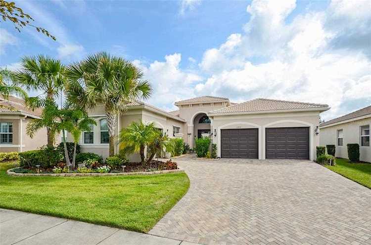 15953 Cape Coral Dr Wimauma, FL 33598