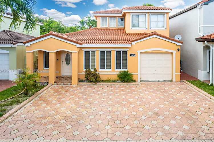 16453 SW 97th St Miami, FL 33196