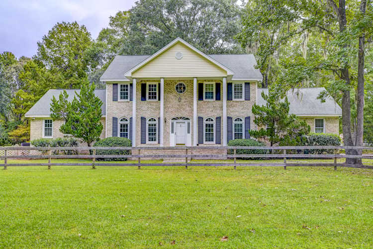 Home For Sale in Hickory Farms Charleston Charleston. 3147 Winners Circle.| Matt O’Neill Real Estate Photo 1