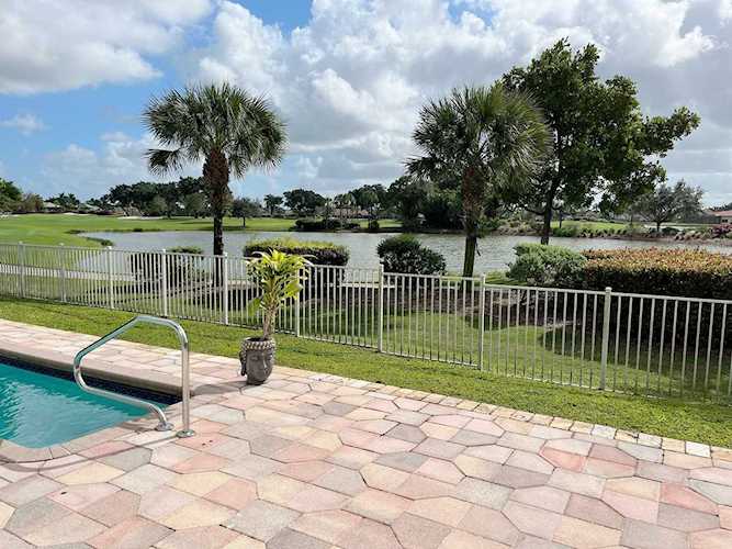 10427 Stonebridge Blvd Boulevard Boca Raton, FL 33498