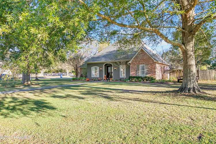 215 Purple Dawn Drive Sunset, LA 70584