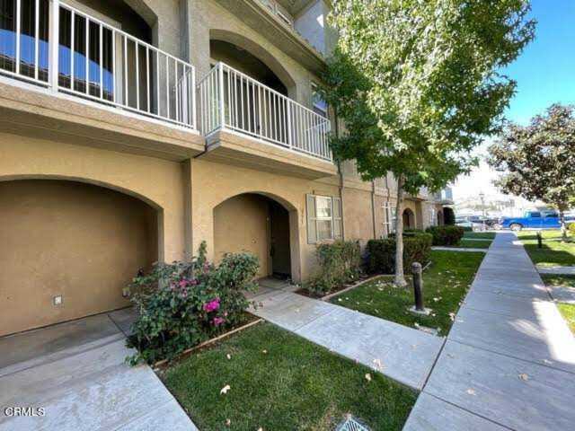 373 Larmon Loop Santa Paula, CA 93060