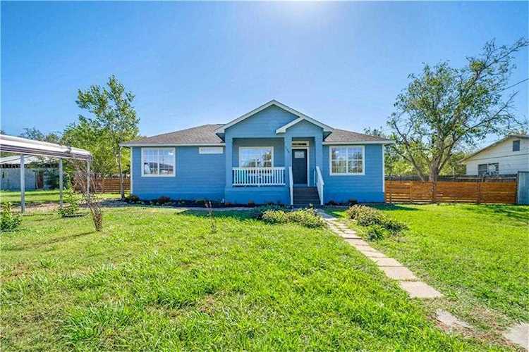 730 W Brenham ST Giddings, TX 78942