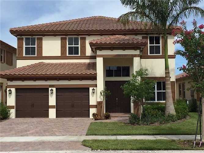 8570 Lakeside Dr Parkland, FL 33076