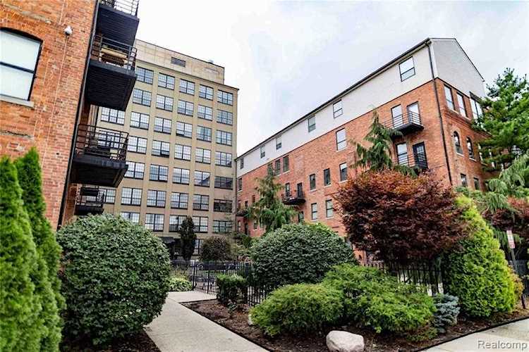 6533 E Jefferson Ave #211W Detroit, MI 48207 | MLS 2210092571 Photo 1