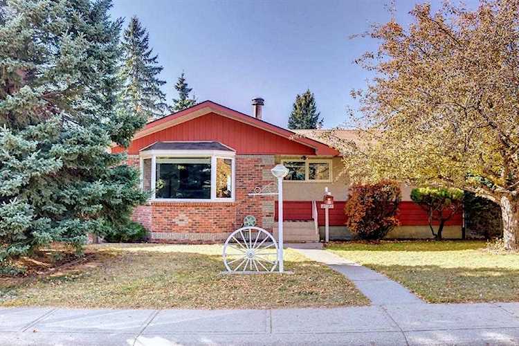 2731 Conrad Dr NW Calgary, AB T2L 1B3