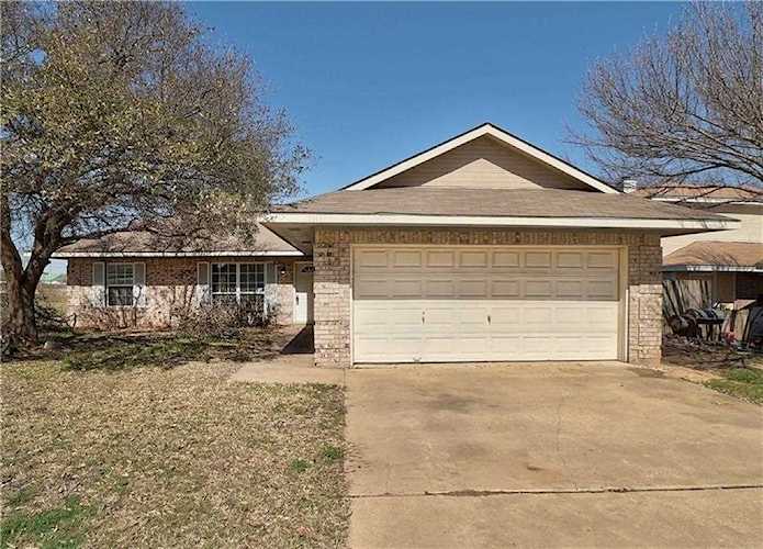 1011 Eagles WAY Leander, TX 78641