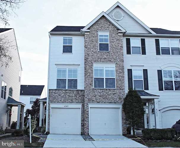 43497 Interval St Chantilly, VA 20152