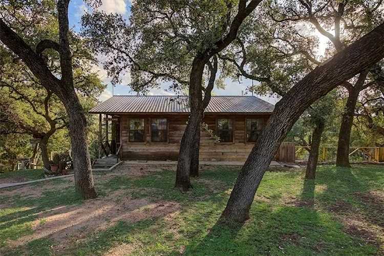 1213 Overlook CIR Spicewood, TX 78669