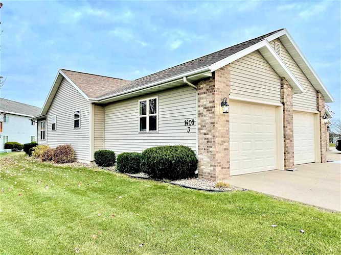 1409 Silver Spring Street Wausau, WI 54401 | MLS 22106240 Photo 1