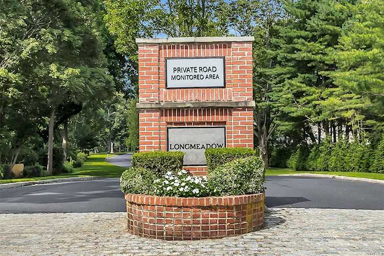 9 Deep Woods Glen Cove, NY 11542