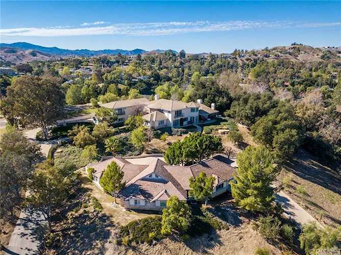5300 Whitman Rd Hidden Hills, CA 91302