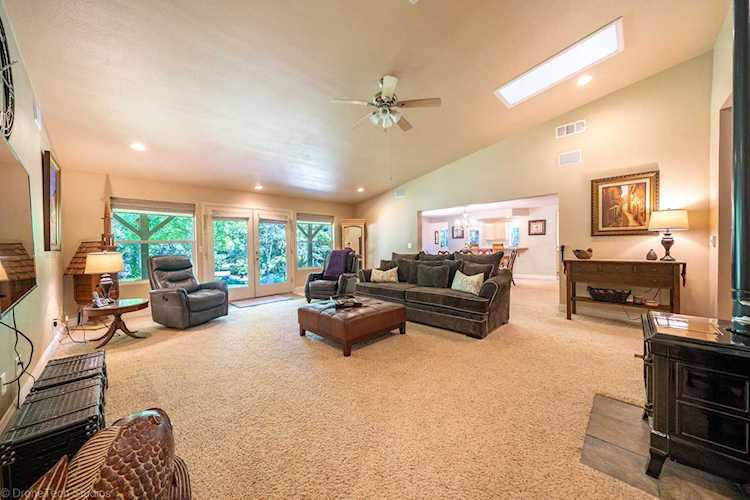 21826 Papoose Dr Palo Cedro, CA 96073