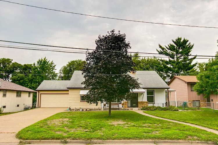 5420 44th Avenue N Robbinsdale, MN 55422