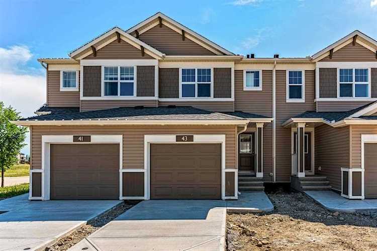 1407 3 St SE #6 High River, AB T1V 0E9