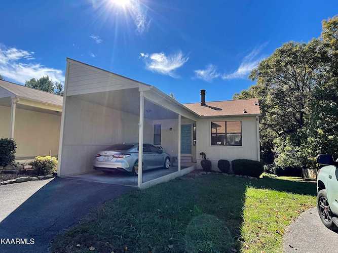 8400 Olde Colony Tr Knoxville, TN 37923