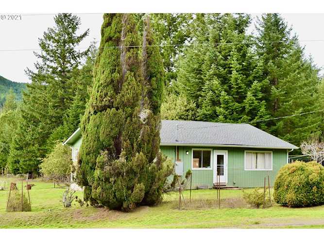 95851 Mckinnon Dr Gold Beach, OR 97444