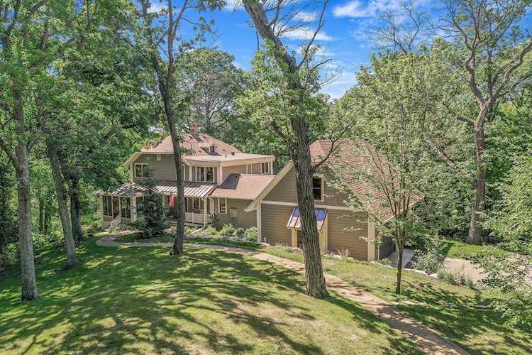22 Highway 96 E Dellwood, MN 55110