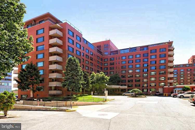1021 Arlington Blvd #1033 Arlington, VA 22209