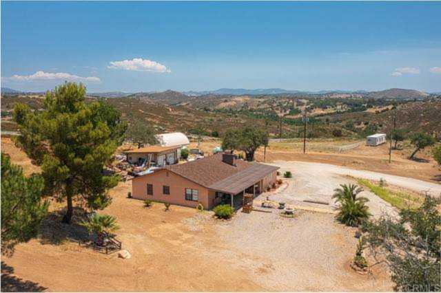 19754 Sunset Oaks Dr. Ramona, CA 92065