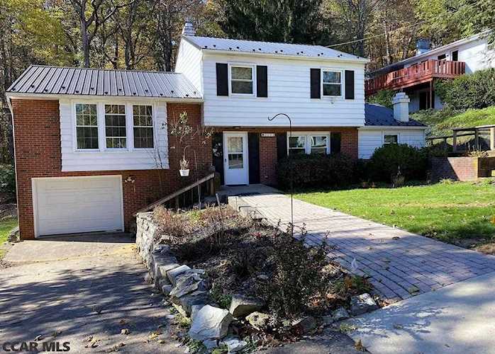 2132 Oak Lane N State College, PA 16803