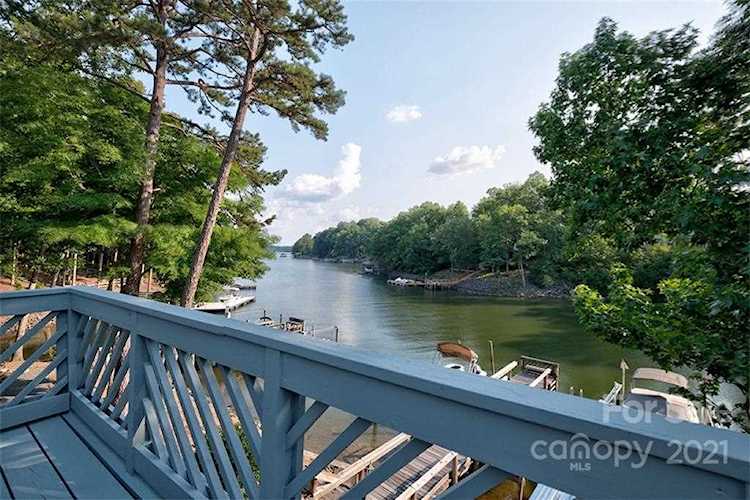 5 Weatherly Way Lake Wylie, SC 29710