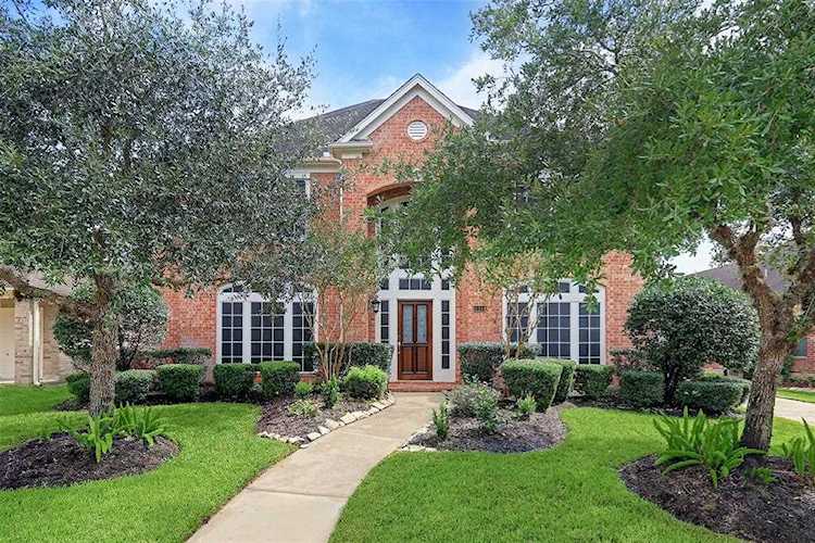 2114 Upland Shadows Drive Sugar Land, TX 77479