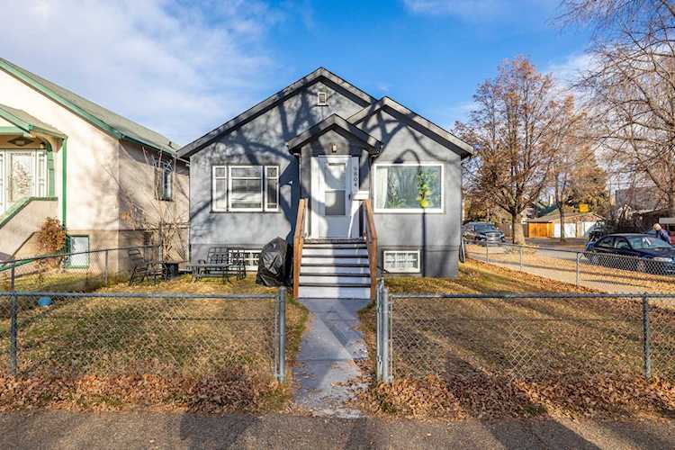 9804 75 Avenue Edmonton, AB T6E 1J1