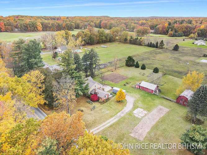 7869 NE 17 Mile Rd Cedar Springs, MI 49319 | MLS 21113547 Photo 1