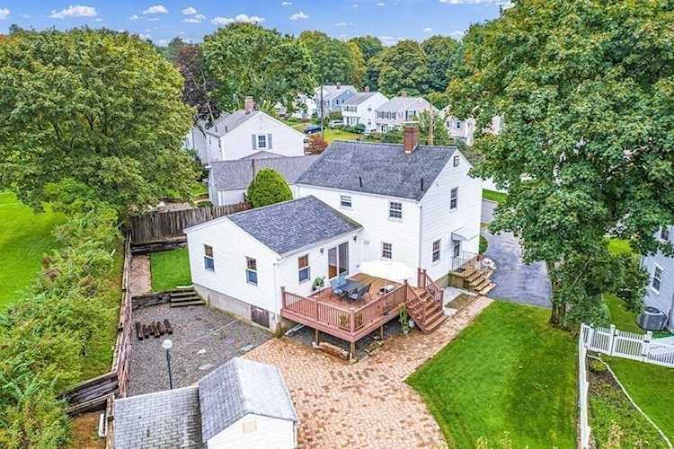27 Nathaniel Rd Winchester, MA 01890