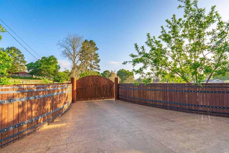 3055 Coombsville Road Napa, CA 94558
