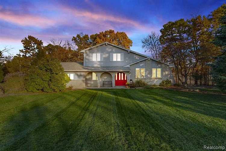 1324 Blaine Rd Hartland Twp, MI 48114 | MLS 2210093466 Photo 1