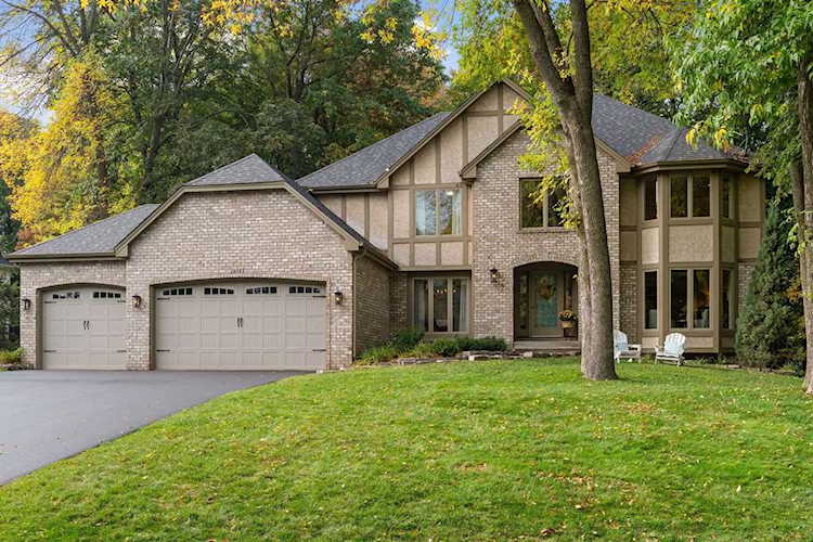 19555 Silver Lake Trail Shorewood, MN 55331