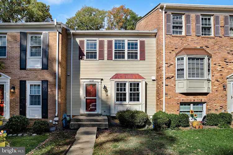 12189 Cinnamon St Woodbridge, VA 22192