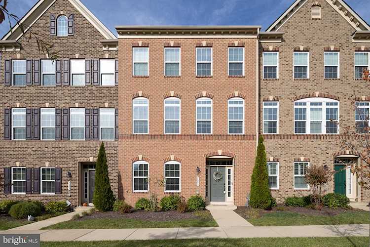 7095 Darbey Knoll Dr Gainesville, VA 20155