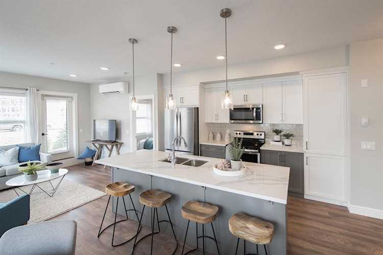 19621 40 St SE #105 Calgary, AB O0O 0O0