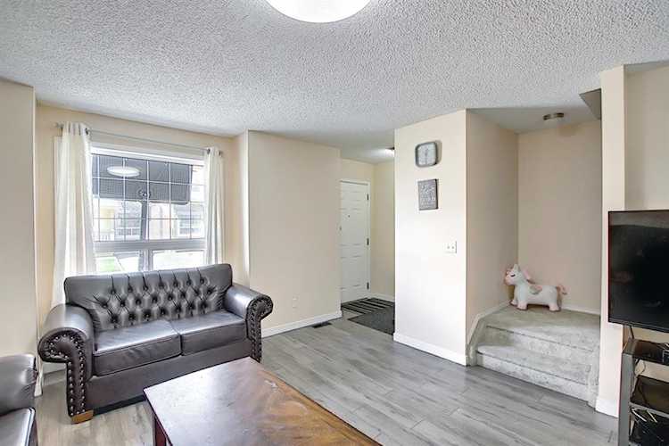 111 Tarawood #2204 Calgary, AB T3J 5C2