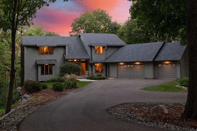 1685 Steller Court Chanhassen, MN 55331