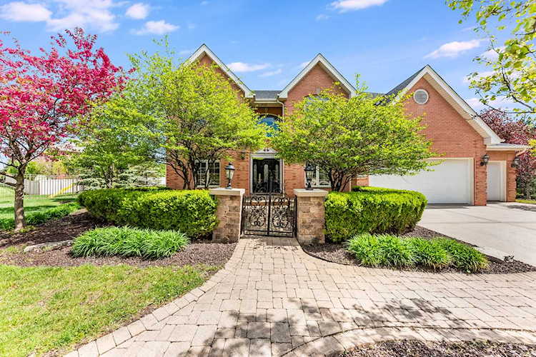 12915 Blue Grass Dr Lemont, IL 60439