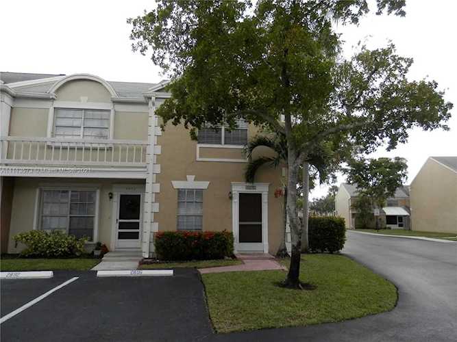 2896 Belmont Ln Cooper City, FL 33026