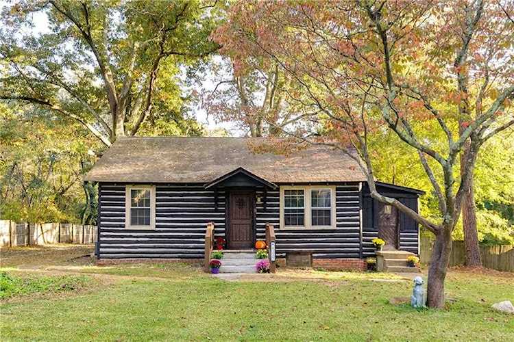 4337 Lafon St Chester, VA 23831