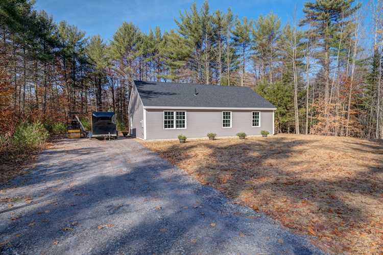 2 Jameson RdBridgtonME04009home for sale Photo 1