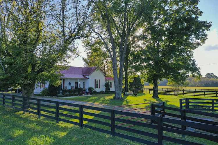 577 College Grove Rd Eagleville, TN 37060