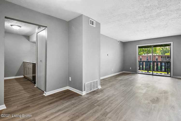 3503 Lodge Ln #306 Louisville, KY 40218 | MLS 1588914 Photo 1