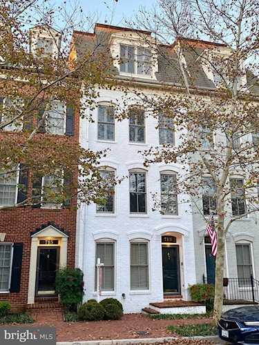 713 Carpenter Rd Alexandria, VA 22314