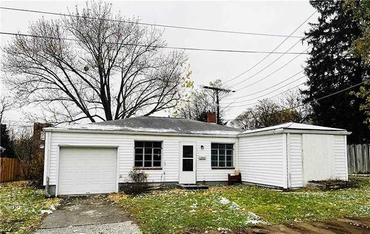 160 1/2 W Broadway St Danville, IN 46122 | MLS 21824830 Photo 1